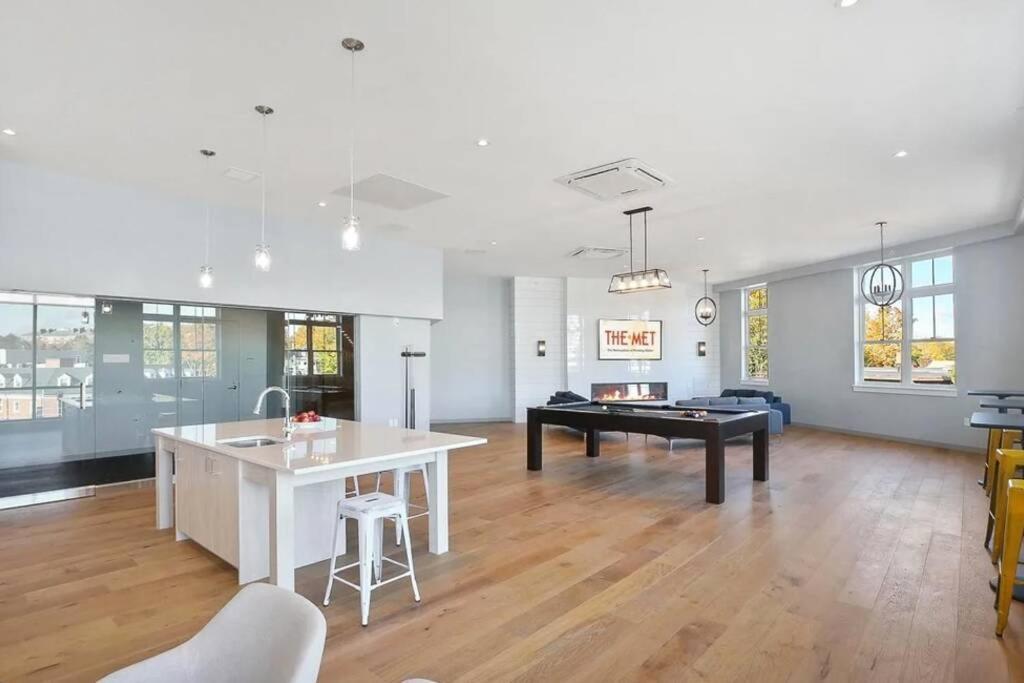 Luxury Apartment With Gym, Steps From Commuter Rail #4011 Reading Екстериор снимка